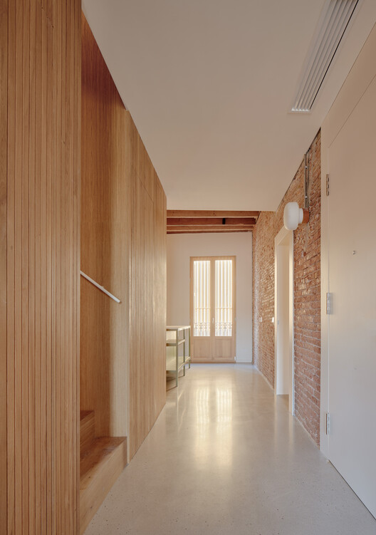 Rehabilitación integral de vivienda en Barcelona / LAOS (Xavier Botet + Albert Saboya) + Laura Bongiovanni  - Imagen 15 de 23
