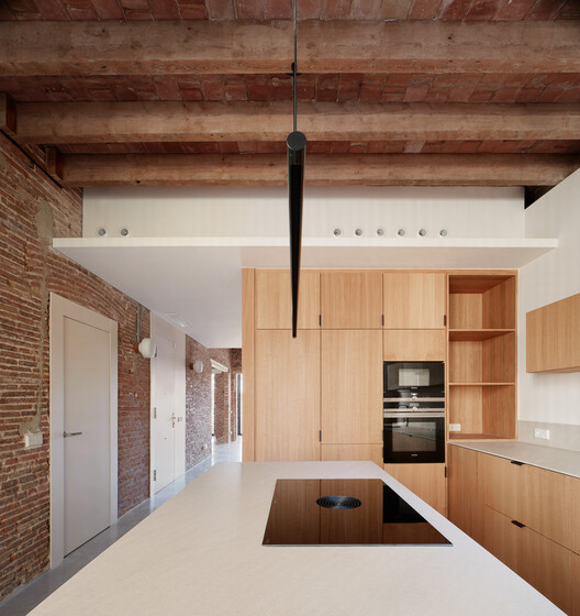 Rehabilitación integral de vivienda en Barcelona / LAOS (Xavier Botet + Albert Saboya) + Laura Bongiovanni  - Imagen 13 de 23