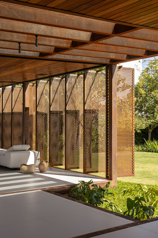 Pavilhão Varanda House / ARQBR Arquitetura e Urbanismo - Image 4 of 45