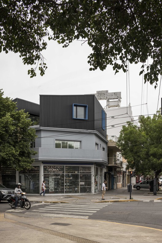 Oficinas en Villa Urquiza / Christian Silva arquitecto - Imagen 14 de 38