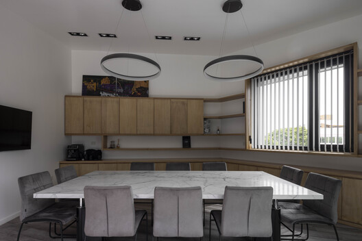 Oficinas en Villa Urquiza / Christian Silva arquitecto - Imagen 6 de 38