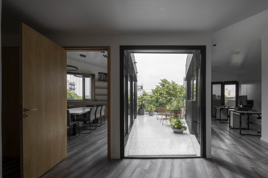 Oficinas en Villa Urquiza / Christian Silva arquitecto - Imagen 3 de 38