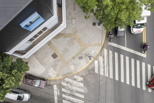 Oficinas en Villa Urquiza / Christian Silva arquitecto - Imagen 12 de 38