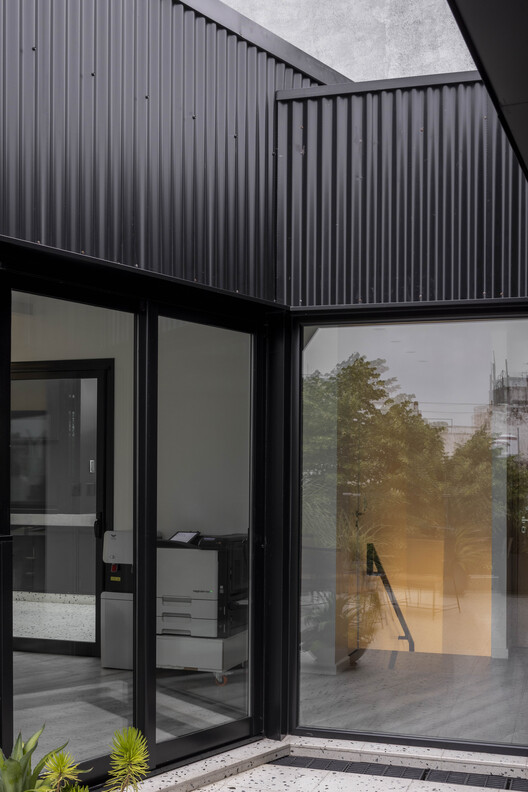Oficinas en Villa Urquiza / Christian Silva arquitecto - Imagen 20 de 38