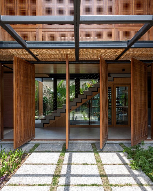 Residência VH / Sandra Sayeg Tranchesi Arquitetura - Imagem 2 de 29