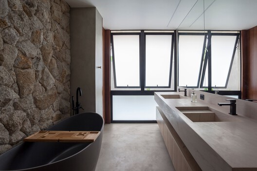 Residência VH / Sandra Sayeg Tranchesi Arquitetura Residência VH / Sandra Sayeg Tranchesi Arquitetura - Imagem 5 de 29