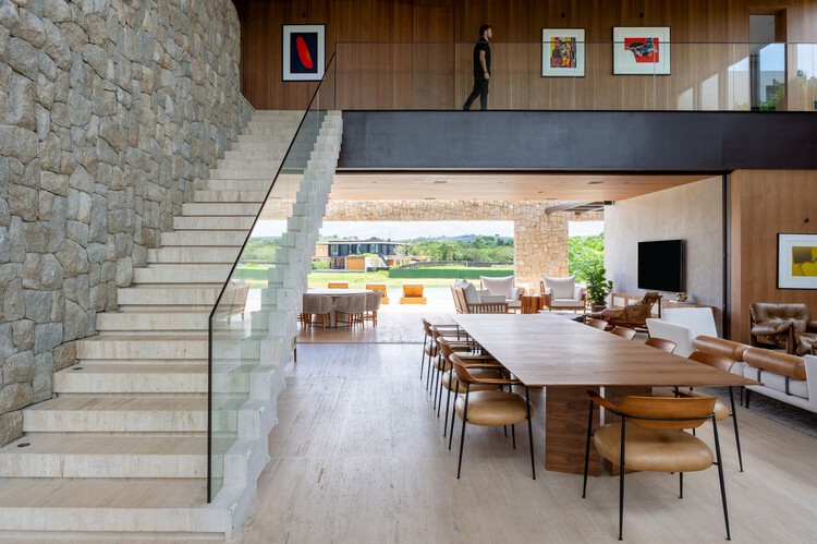 Residência à Beira do Lago / Alexandre Chaguri Arquitetura - Imagem 3 de 43