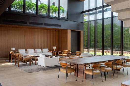 Residência à Beira do Lago / Alexandre Chaguri Arquitetura - Imagem 22 de 43