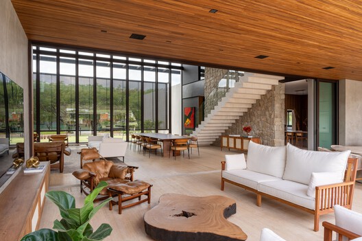 Residência à Beira do Lago / Alexandre Chaguri Arquitetura - Imagem 24 de 43