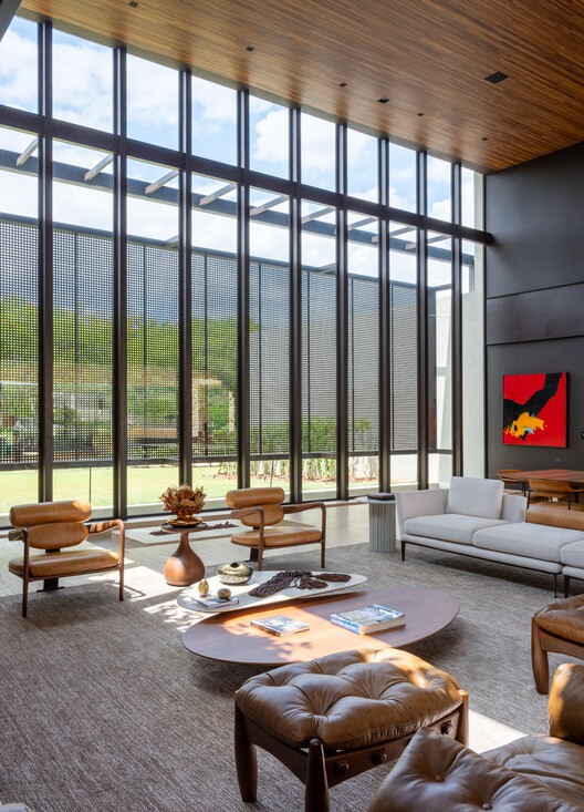 Residência à Beira do Lago / Alexandre Chaguri Arquitetura - Imagem 18 de 43