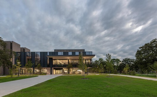 Retail, Auxiliary, and Dining (RAD) Center at the University of Houston / Perkins&Will - Image 18 of 20