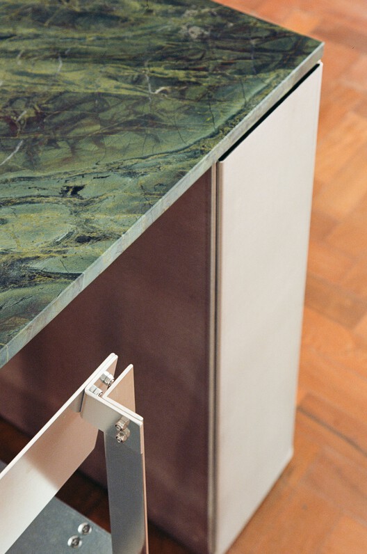 Apartamento III / Luiz Solano - Imagem 8 de 21