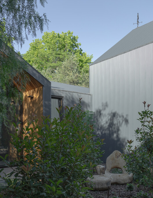 Casa Flecha / Mora Hughes Arquitectos - Imagen 8 de 25