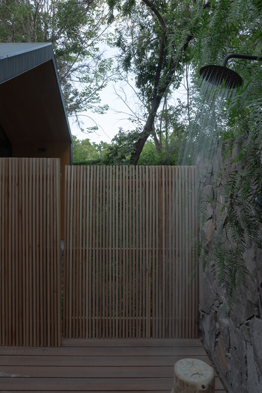 Casa Flecha / Mora Hughes Arquitectos - Imagen 13 de 25