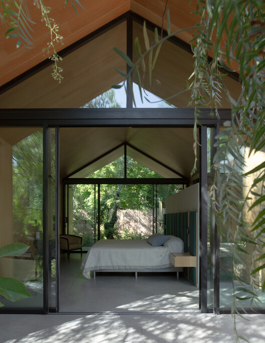 Casa Flecha / Mora Hughes Arquitectos - Imagen 3 de 25