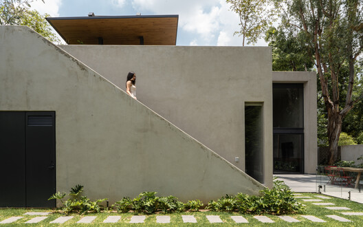 Casa LG / Dosorozco + LASSALA estudio - Imagen 11 de 55