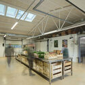 Casa de la Cosecha centro comunitario/ Frayn Studio - Fotografía interior, Cocina, Iluminación, Vidrio, Fijación Vigas