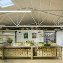 Casa de la Cosecha centro comunitario/ Frayn Studio - Fotografía interior, Cocina, Iluminación, Estanterías, Fijación Vigas