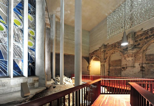Touching the Past: When Architecture Becomes a Gesture of Continuity - Image 44 of 60