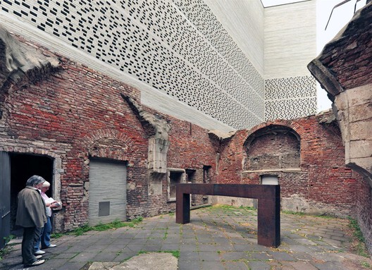 Touching the Past: When Architecture Becomes a Gesture of Continuity - Image 13 of 60