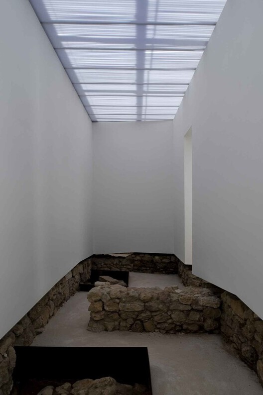 Touching the Past: When Architecture Becomes a Gesture of Continuity - Image 12 of 60