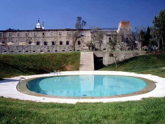 Touching the Past: When Architecture Becomes a Gesture of Continuity - Image 24 of 60