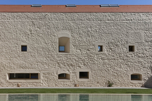 Touching the Past: When Architecture Becomes a Gesture of Continuity - Image 22 of 60