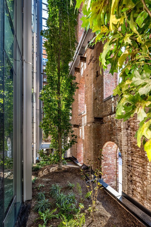 Touching the Past: When Architecture Becomes a Gesture of Continuity - Image 39 of 60