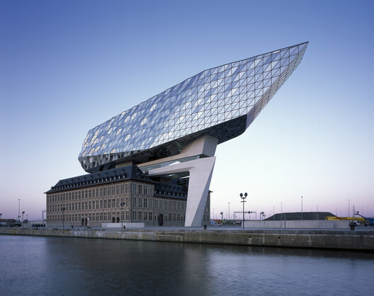 Touching the Past: When Architecture Becomes a Gesture of Continuity - Image 36 of 60