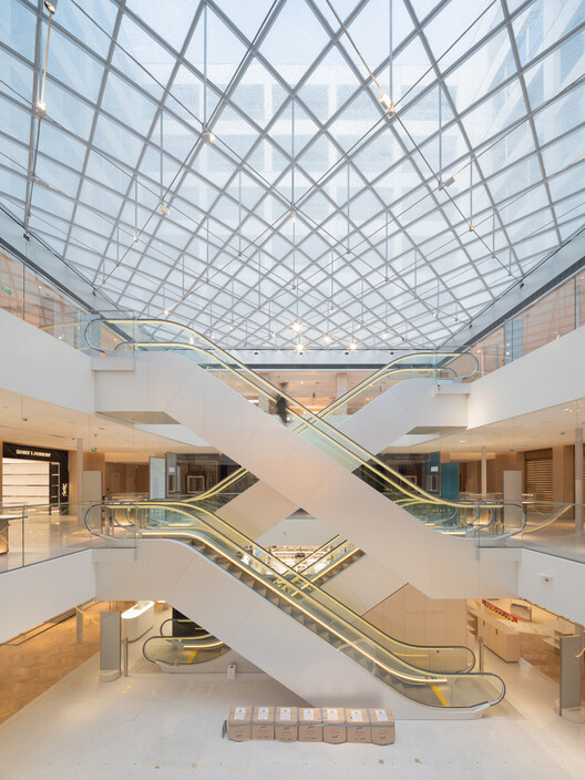 Touching the Past: When Architecture Becomes a Gesture of Continuity - Image 38 of 60