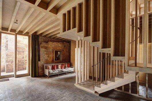 Touching the Past: When Architecture Becomes a Gesture of Continuity - Image 54 of 60