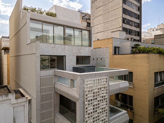 Edifício Atobá  /  Cité Arquitetura - Fotografia de Exterior, Fachada, Balcão, Concreto