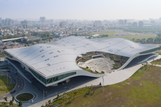 Where Form Speaks Volumes: 7 Buildings to Explore Taiwan's Unique Cultural Architecture - Image 5 of 9