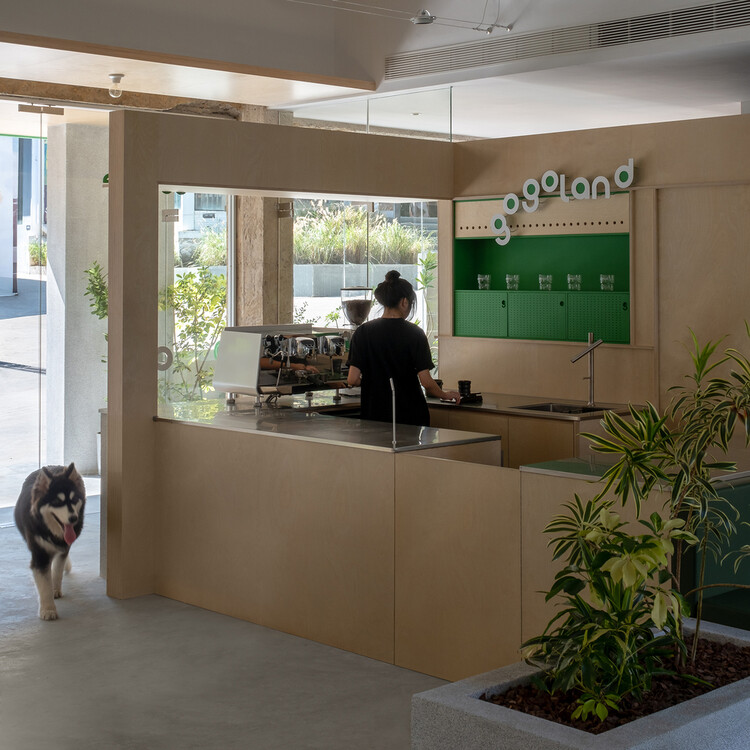 Designing for Companionship: Reimagining Urban Life with Pets - Image 7 of 20
