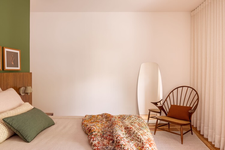 Casa FL / W.Arquitetura - Fotografia de Interiores, Dormitório, Madeira, Iluminação, Cama