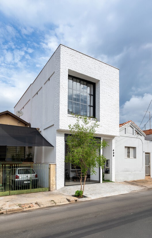 Casa Vila 499 / Vertentes Arquitetura - Fotografia de Exterior, Fachada, Porta