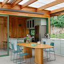 Casa Piedade / Nitsche Arquitetos - Fotografía interior, Casas, Cocina, Fijación Vigas, Mesas, Sillas, Encimera