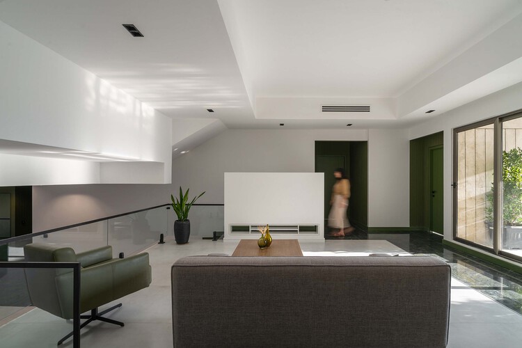 马什哈德“Mian”住宅项目 / Pi architects - 室内图, 沙发, 灯, 桌子, 椅子