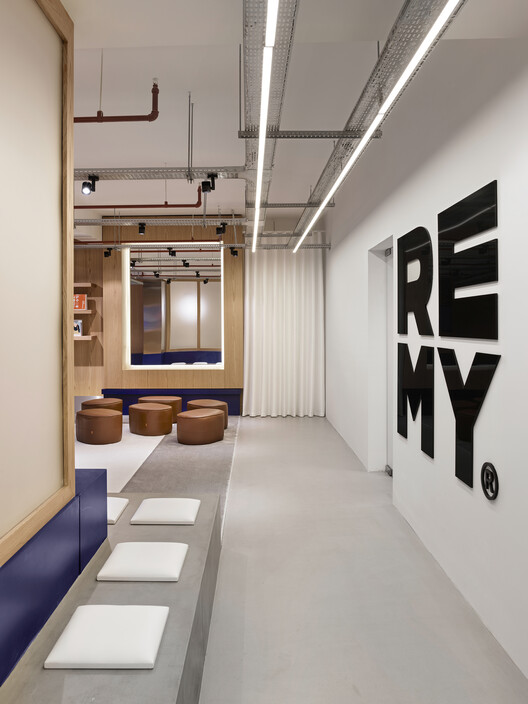 Remy Global Office Interior  / KAT73 - Image 9 of 29