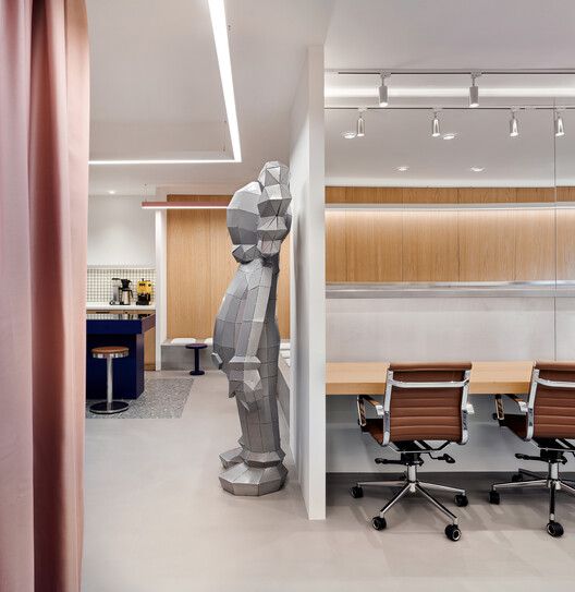 Remy Global Office Interior  / KAT73 - Interior Photography, Wood, Lighting, Table, Chair