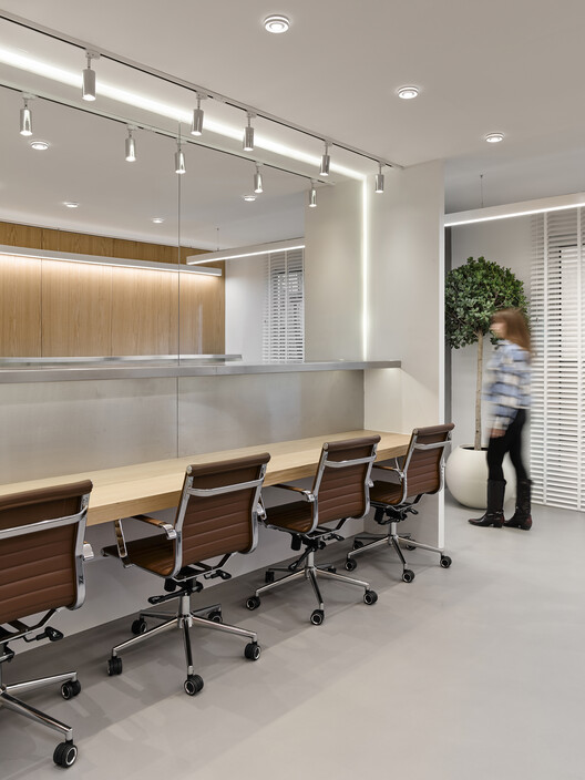 Remy Global Office Interior  / KAT73 - Interior Photography, Wood, Chair, Table, Lighting