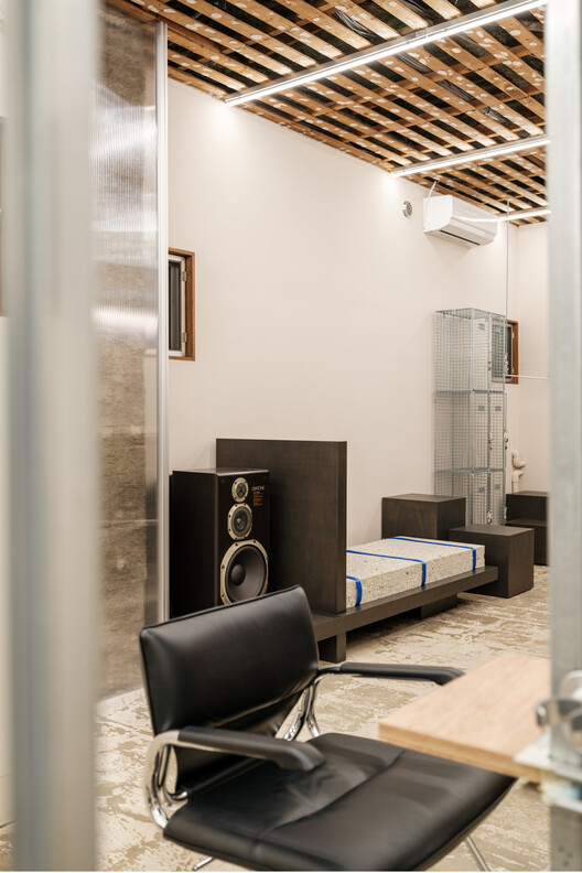 Alternative Hair Salon / PERMANENT Co., Ltd. - Image 10 of 18
