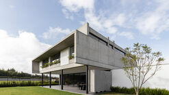 Casa Binocular / Gabriel Rivera Arquitectos