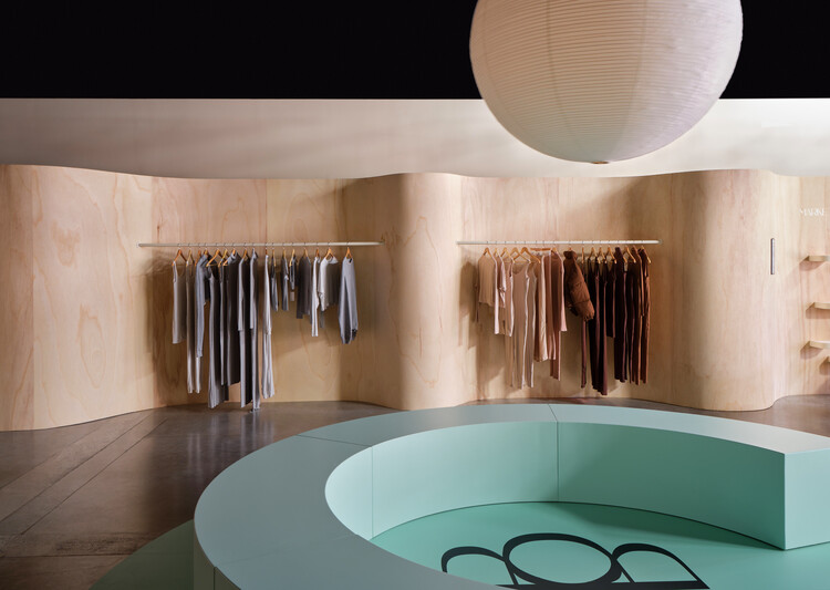 Bumpsuit Store / Fox Fox Studio - Interior Photography, Closet