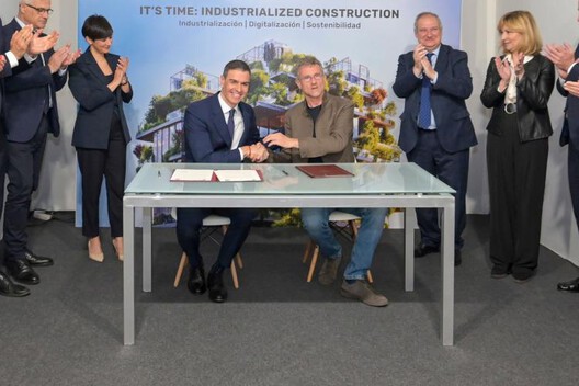Architecture Now: Urban Updates from Madrid to L.A. on Climate, Policy, and Recovery - Image 7 of 7