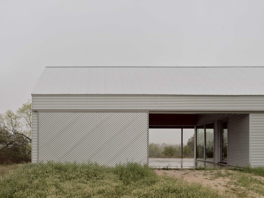 SHED/HOUSE / Side Angle Side - Image 9 of 22