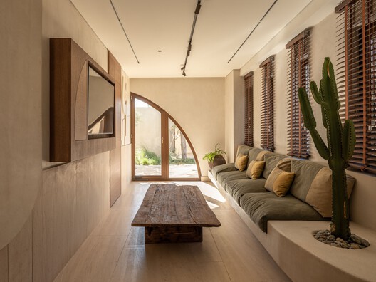 The Echo of the Sea Holiday Home / Entopos Architects - Interior Photography, Living Room, Wood