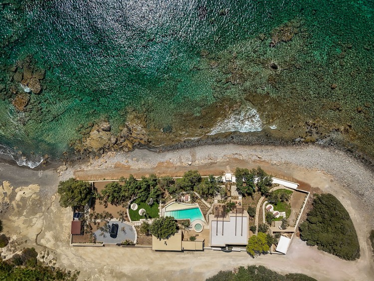 The Echo of the Sea Holiday Home / Entopos Architects - Image 2 of 24