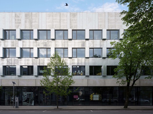 Escola Herojus / Architectural Bureau G.Natkevicius & Partners - Fotografia de Exterior, Concreto