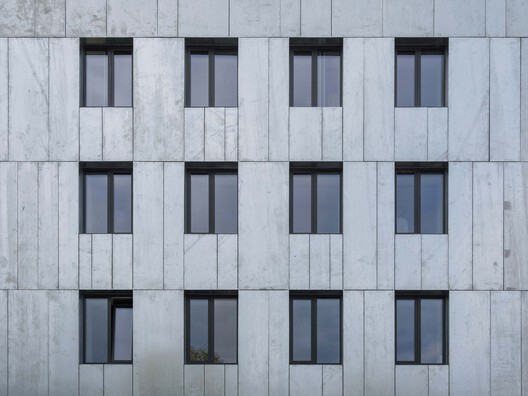 Escola Herojus / Architectural Bureau G.Natkevicius & Partners - Fotografia de Exterior, Concreto